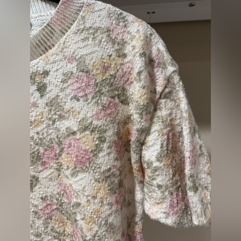 Vintage Floral Knit Short Sleeve Sweater - Picture 4 of 7